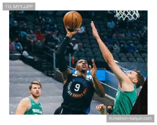 雷霆无限换防体系显威 霍姆格伦外线牵制力破解尼克斯沉退